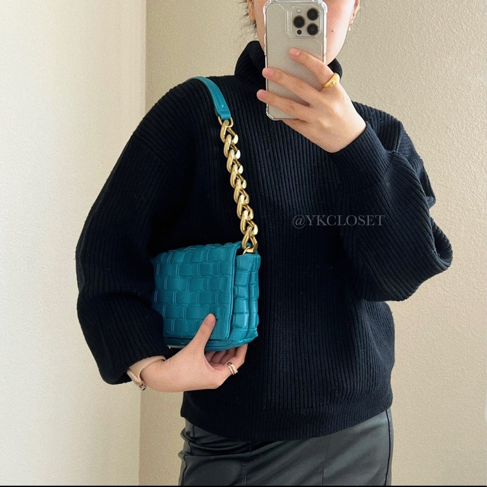 LEATHER CHAIN STRAP SHOULDER BAG